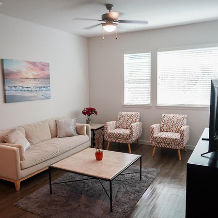 Luxury Designed 2 Bedrooms Part Hotel In Woodland Hills Ca ロサンゼルス エクステリア 写真