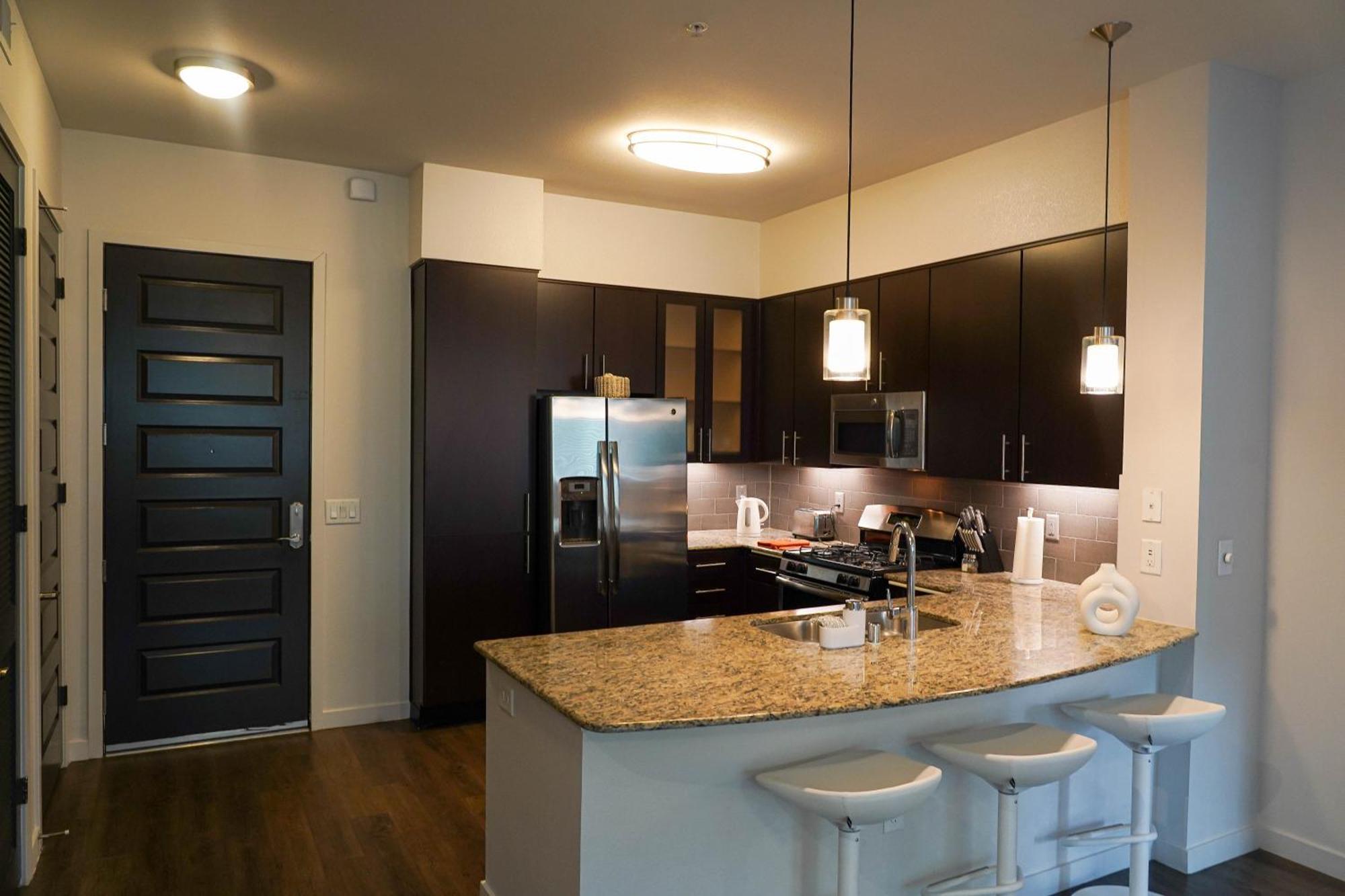 Luxury Designed 2 Bedrooms Part Hotel In Woodland Hills Ca ロサンゼルス エクステリア 写真